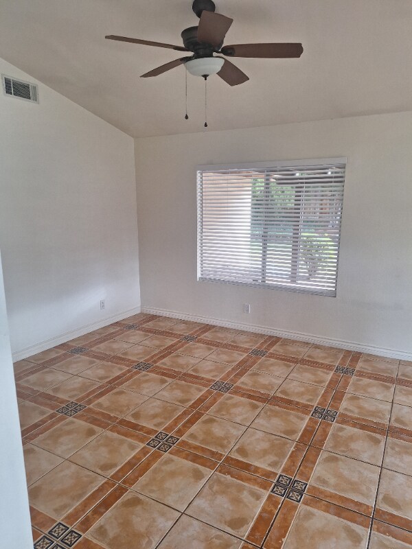 Building Photo - 39751 Amberley Cir