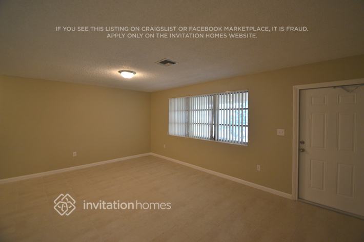 Building Photo - 8954 SW 52nd Pl