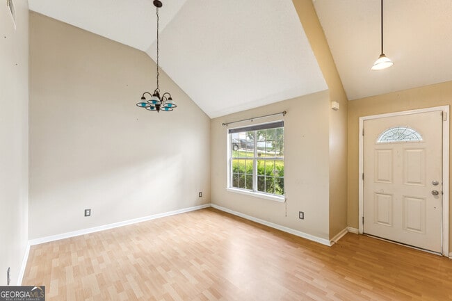 Building Photo - 2945 Highland Hill Pkwy