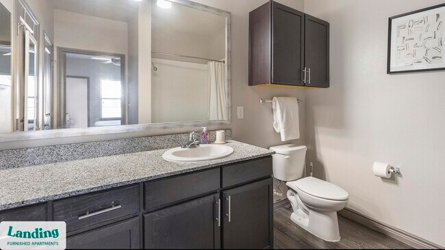 Building Photo - 650 S Main St