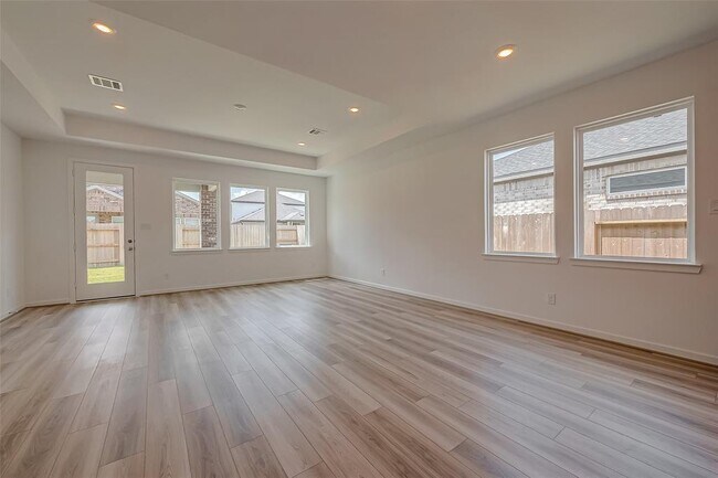 Building Photo - 21807 White Stone Creek Dr
