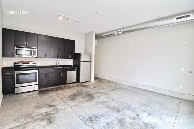 Building Photo - 2903 Gillham Rd