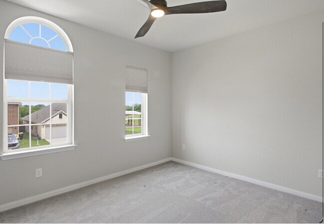 Building Photo - 10051 Mulhouse Dr