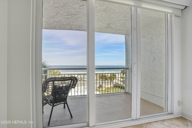 Building Photo - 1601 Ocean Dr S