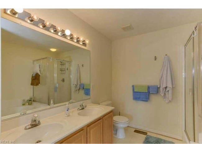 Building Photo - 5236 Summer Crescent