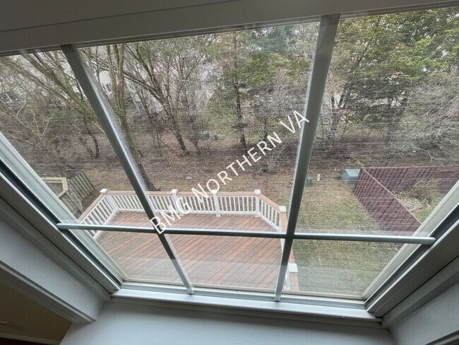 Building Photo - 22525 Maison Carree Square