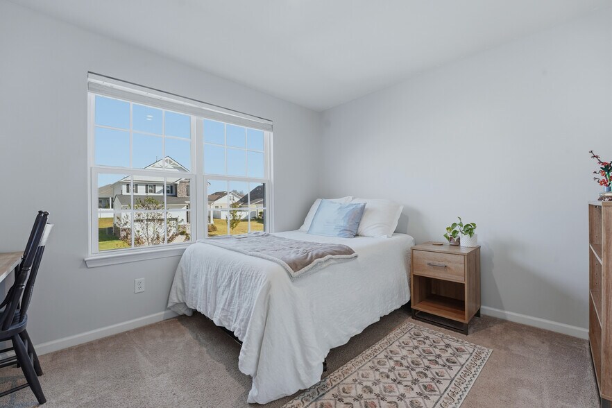 Building Photo - 838 Dean Dr