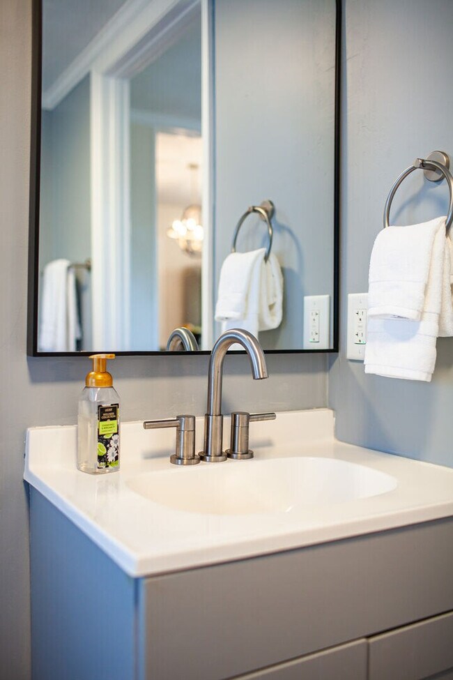 Building Photo - 161 Calhoun Rd