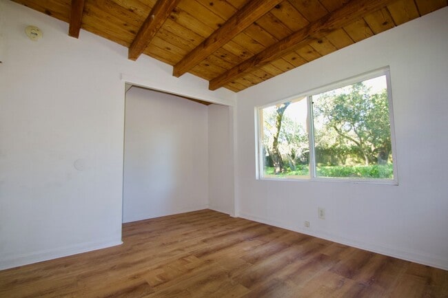 Building Photo - 2 Bedroom 1 bath - Bennett Valley