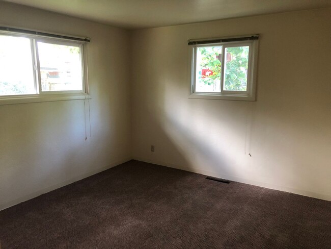 Building Photo - Charming 2 or 3 bedroom, 1 bath home in Great Location!