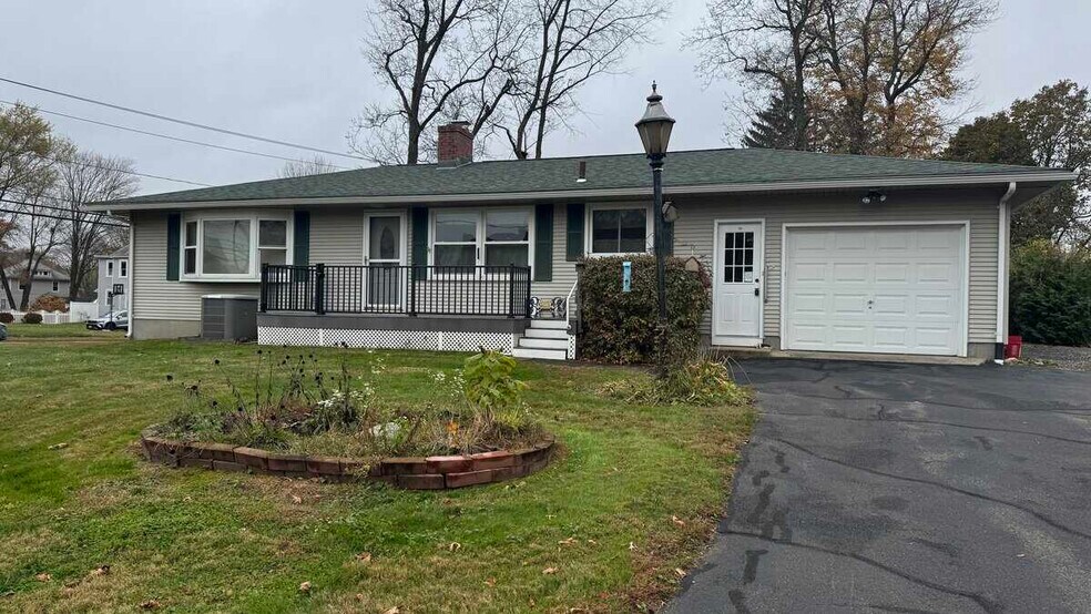 Primary Photo - 2 Lawndale St