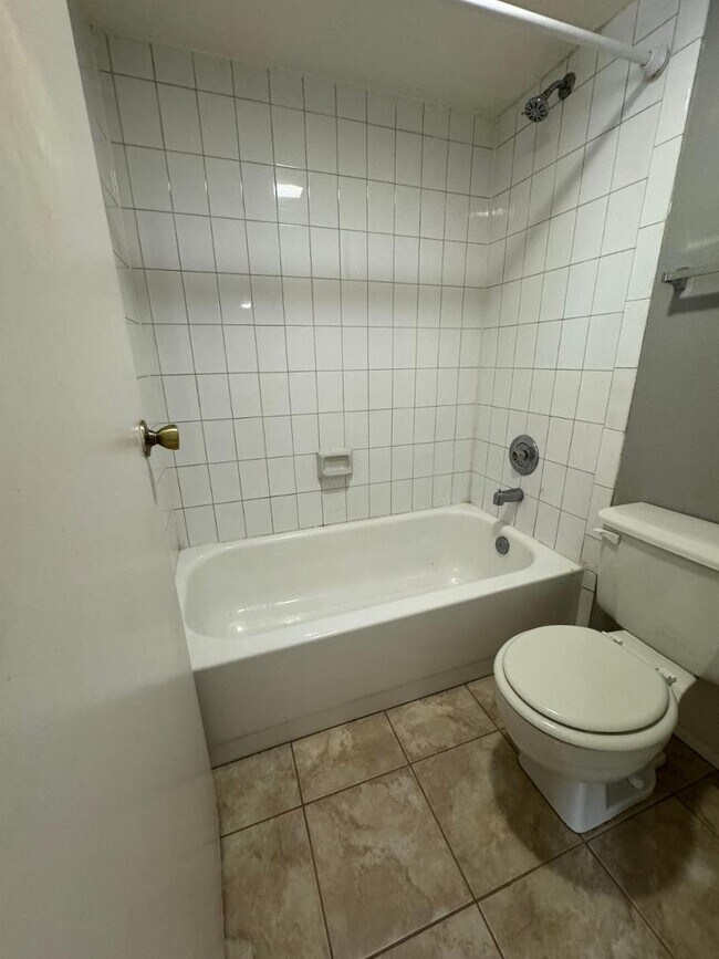 Building Photo - 16402 N 31st St