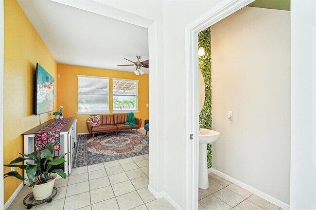 Building Photo - 5303 Marsh Ln