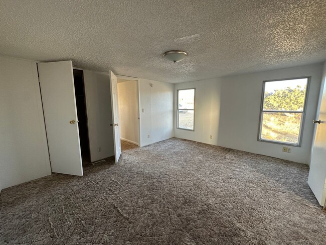 Building Photo - 3 bedroom 2 bathroom Single-wide available...