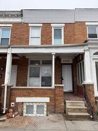 Building Photo - 3325 E Monument St