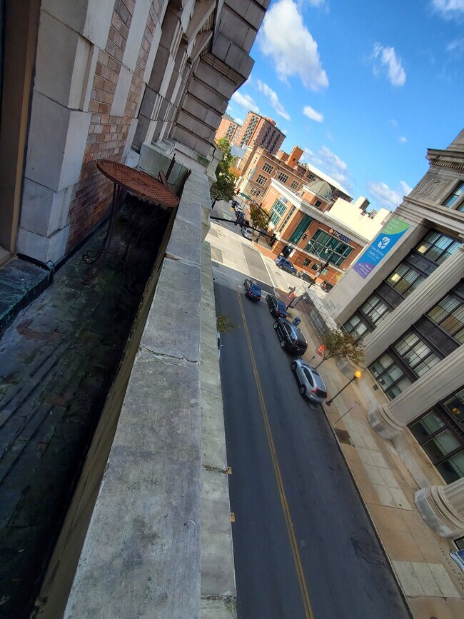 Building Photo - 1 E Chase St