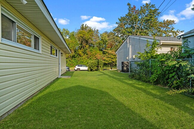 Building Photo - 38 Indian Creek Dr