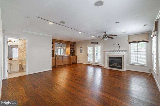 Building Photo - 2915 Murano Way