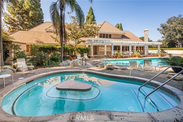 Building Photo - 2615 Plaza del Amo