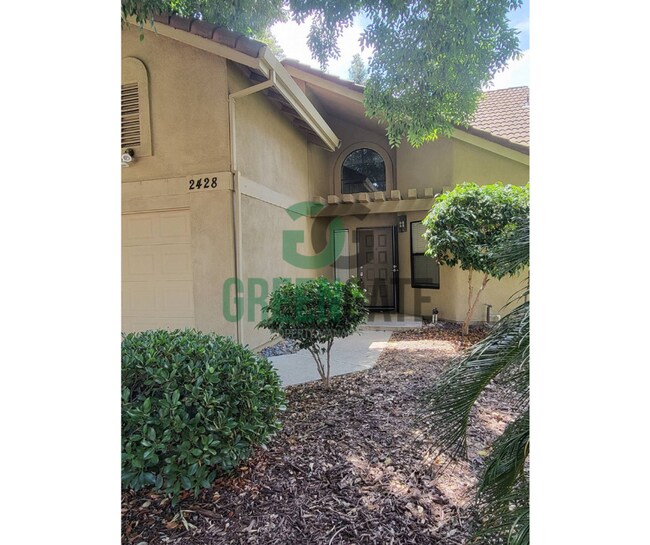 Building Photo - 2428 Woodvale Dr