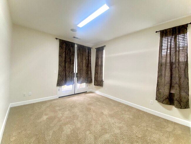 Building Photo - Dazzling 5-bedroom home in Fremont – Ardenwood Neighborhood!