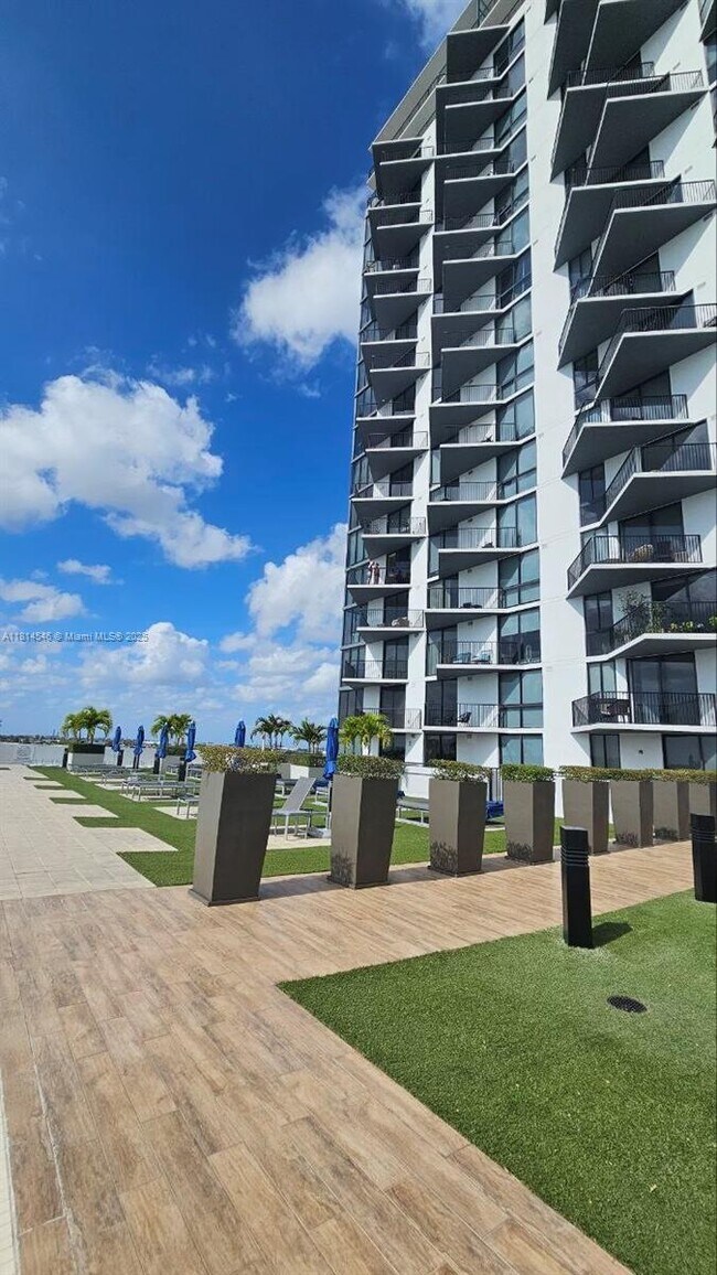 Building Photo - 5300 Paseo Blvd