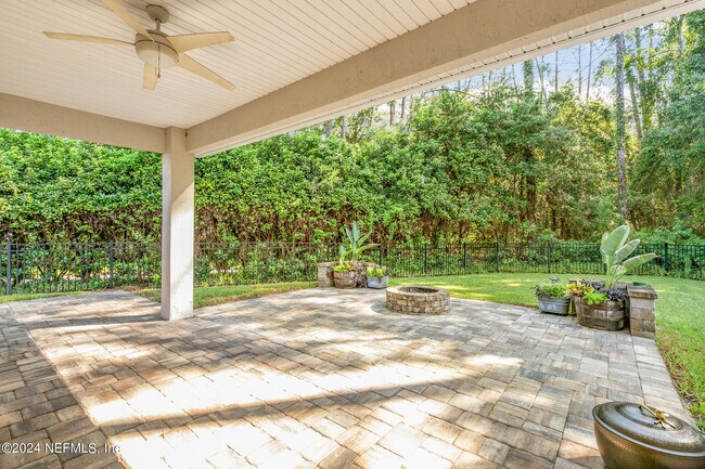 Building Photo - 1892 Vista Lakes Dr