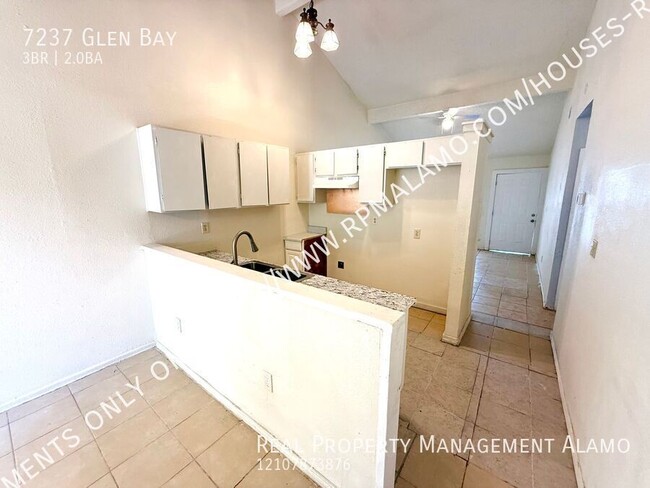 Building Photo - 7237 Glen Bay Dr