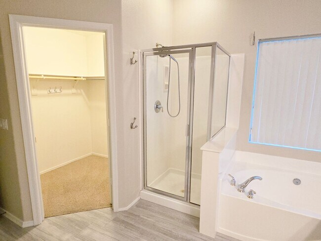 Building Photo - 5-bedroom in the heart of Gilbert