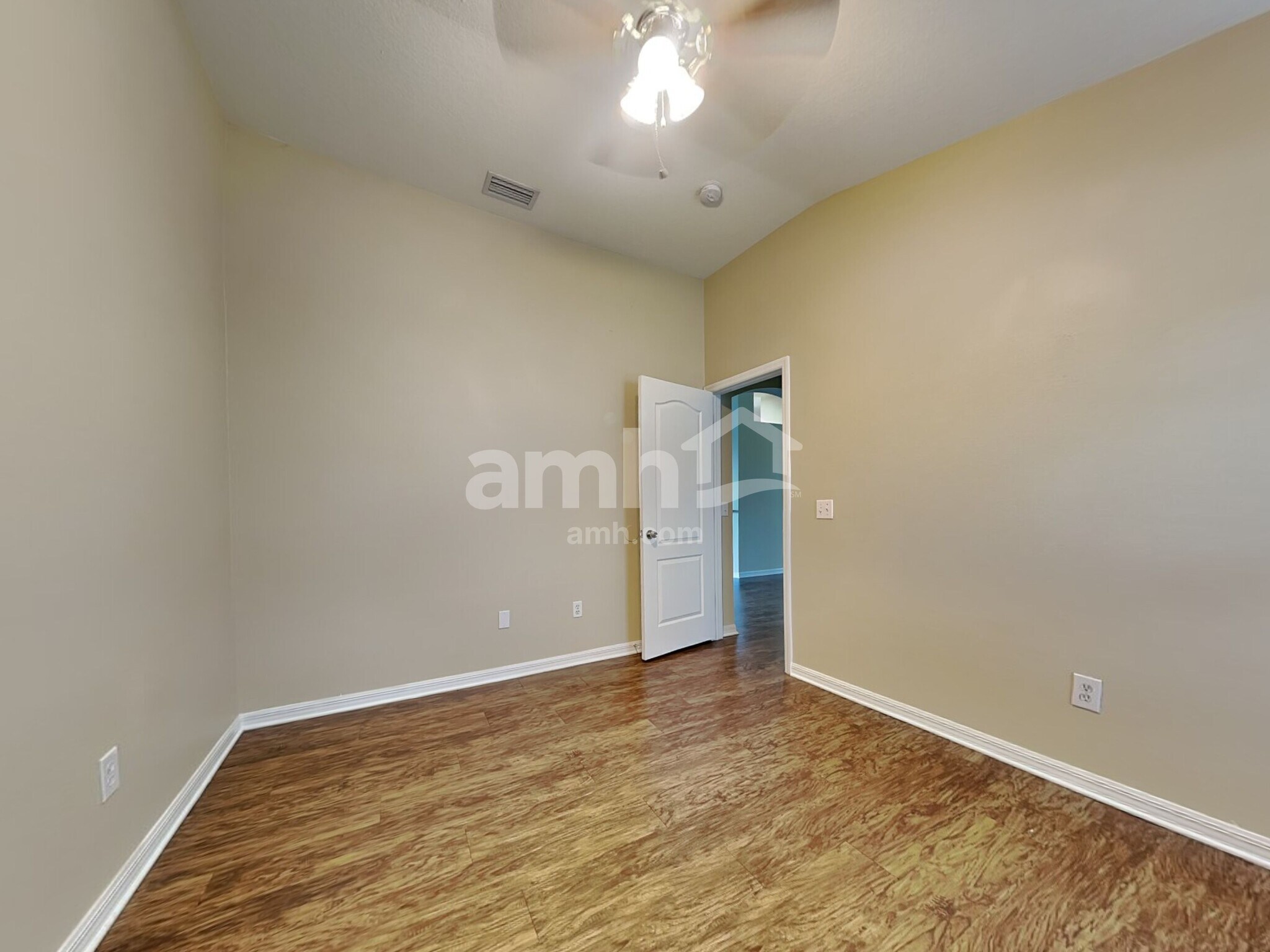 Building Photo - 4214 Hartford Lake Dr