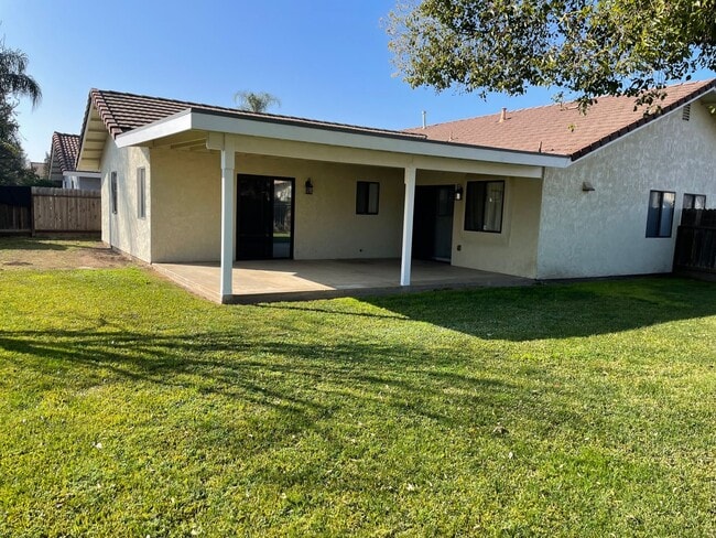 Building Photo - 1947 Henshaw Ave