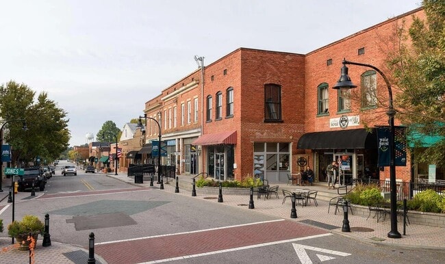 Building Photo - 113 N Franklin St