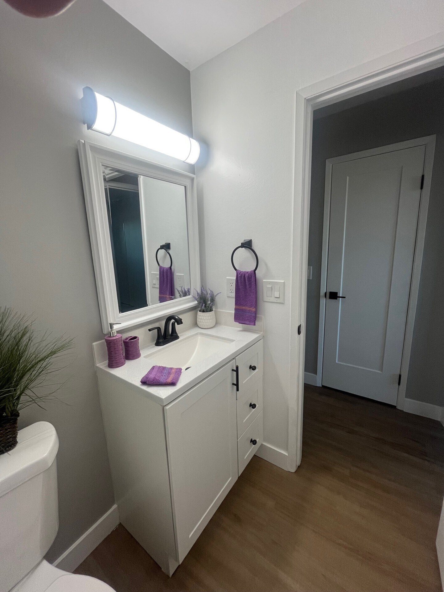 Building Photo - 941 Lewelling Blvd