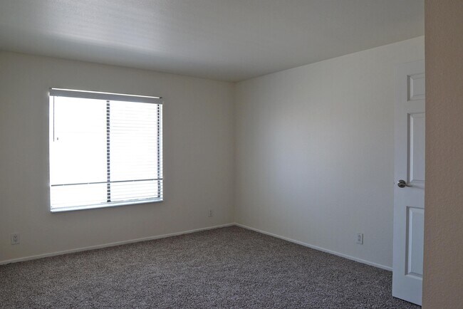 Building Photo - 43376 Cook St