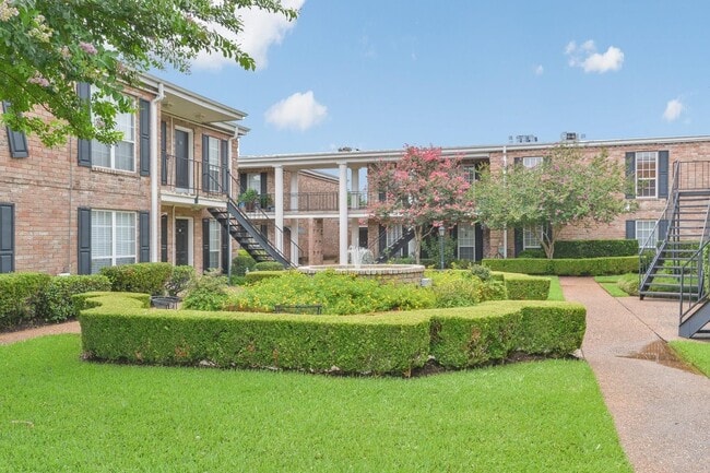 Building Photo - 6402 Del Monte Dr