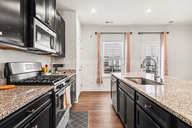 Building Photo - 9306 Mallard Mls Dr