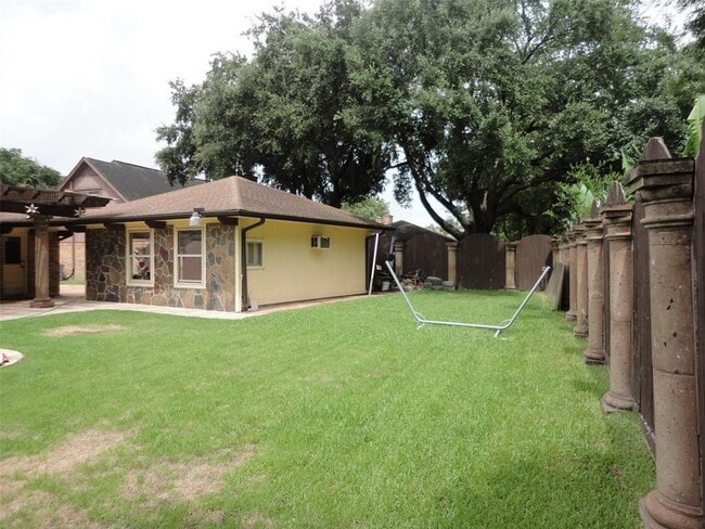 Building Photo - 4323 Colombia Dr