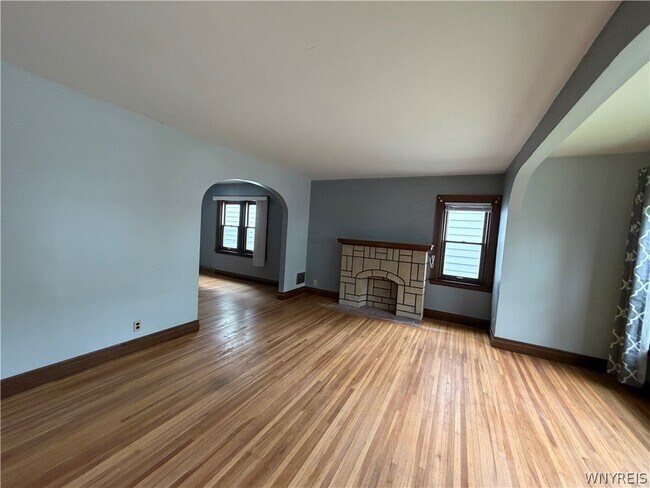 Building Photo - 52 Kenwood Rd
