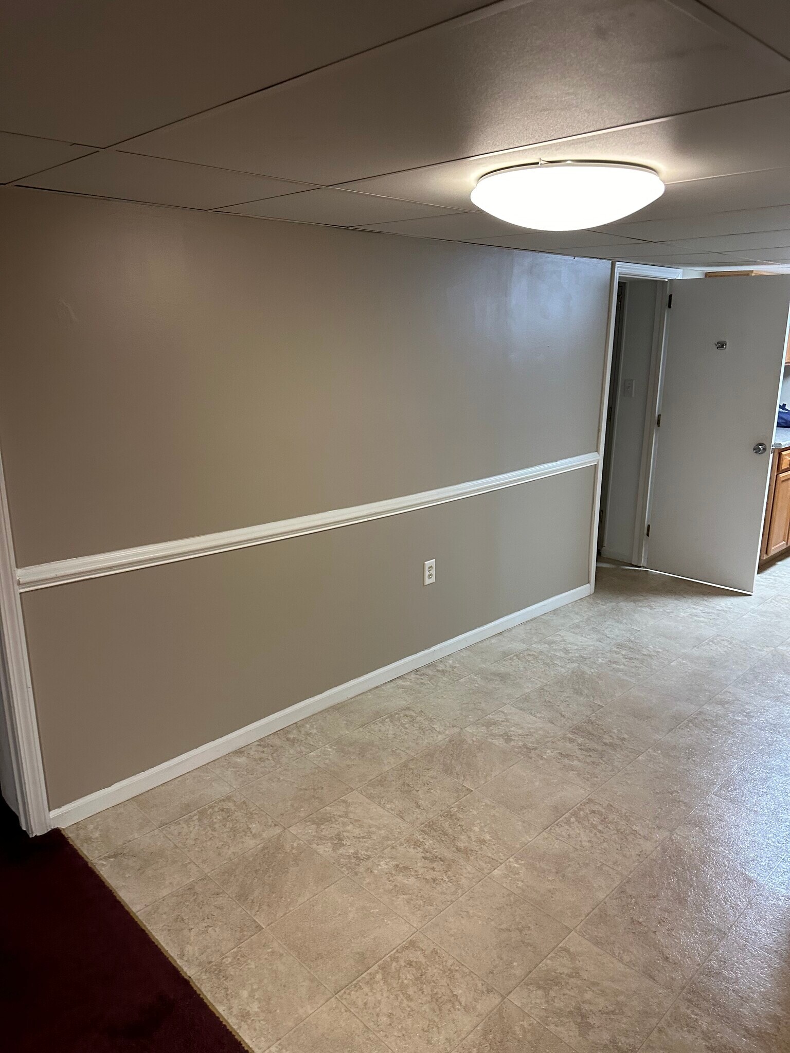 Dining area - 113 S Highland Ave