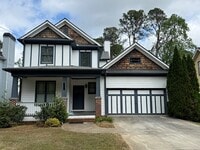 Building Photo - Hilltop