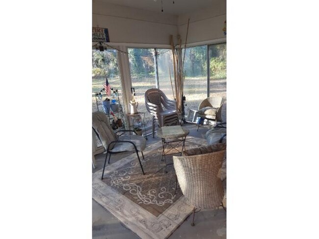 Building Photo - 1624 Wilton Rd