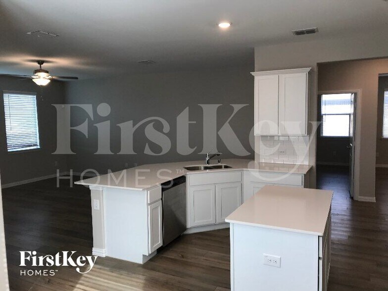 Building Photo - 14608 Serrano Ridge Rd