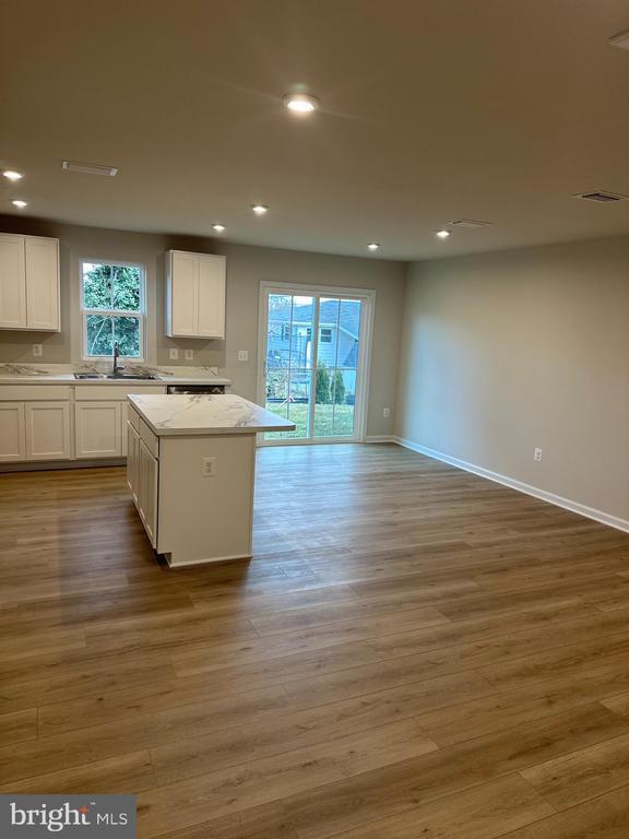 Building Photo - 645 Laurelwood Cir