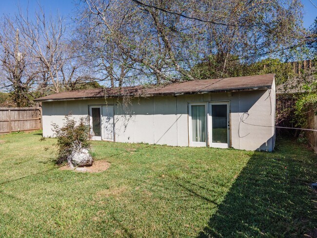 Building Photo - 4710 Glenmont St
