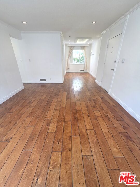 Building Photo - 142 San Vicente Blvd