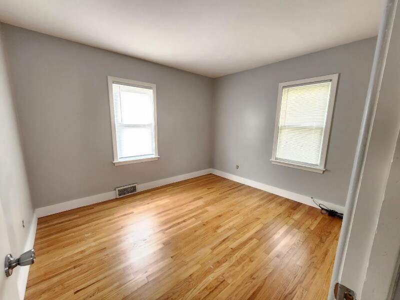 Building Photo - 5142 Pennsylvania St