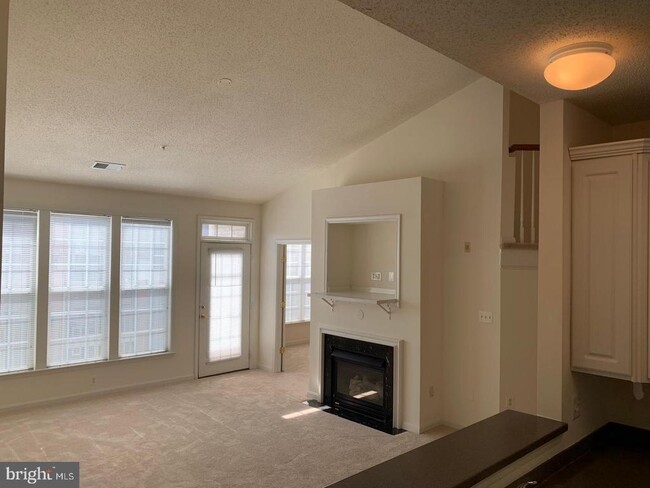 Building Photo - 12161 Abington Hall Pl