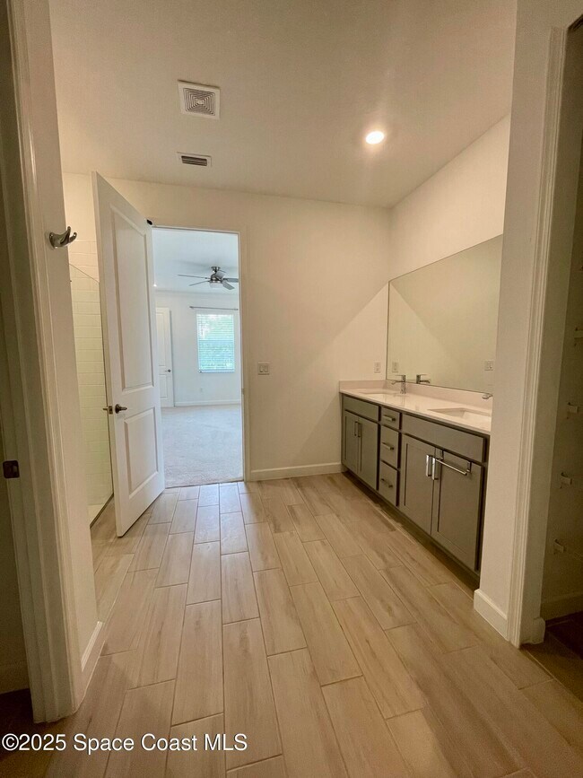 Building Photo - 696 Veridian Cir NW