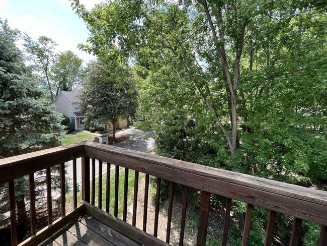 Building Photo - Charming 3BR Townhome in Indianapolis