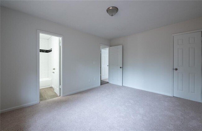 Building Photo - 9250 Woodgreen Way